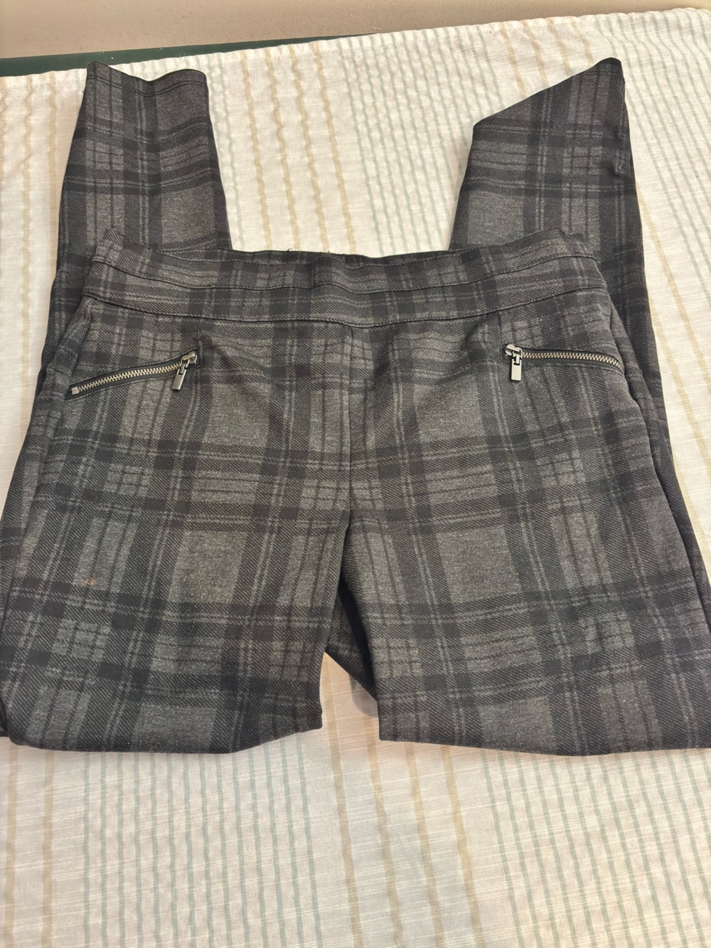 Maurices Charcoal Plaid Zip-Pocket Leggings